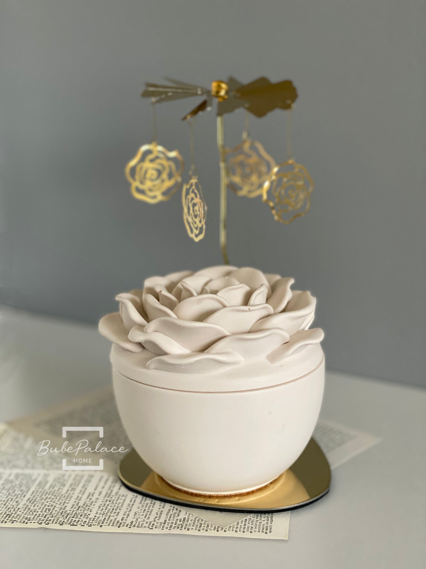 Handmade Rose Container Scented Candle with Rose Spinners Gift Set