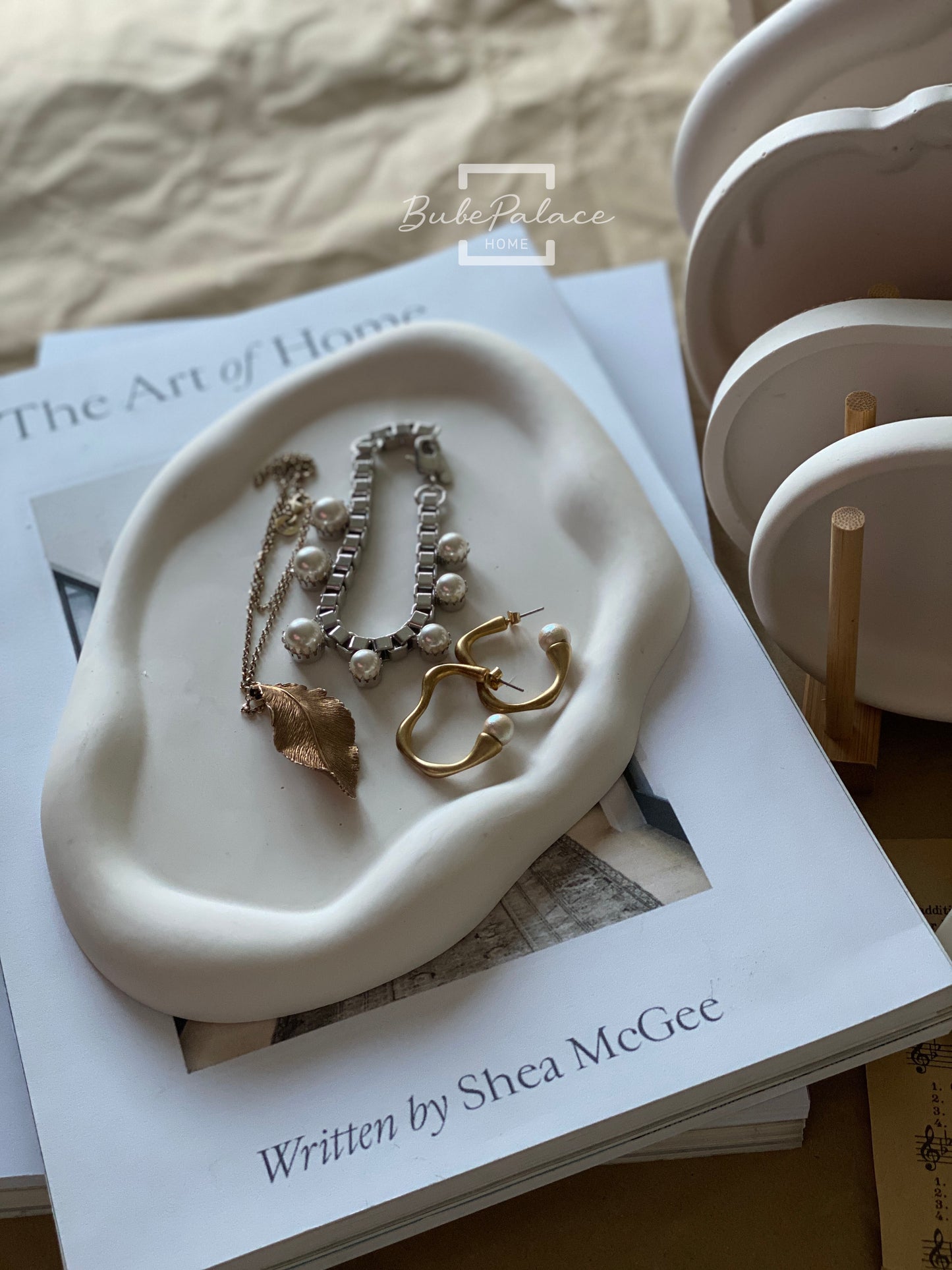 Large oval cloud shape tray