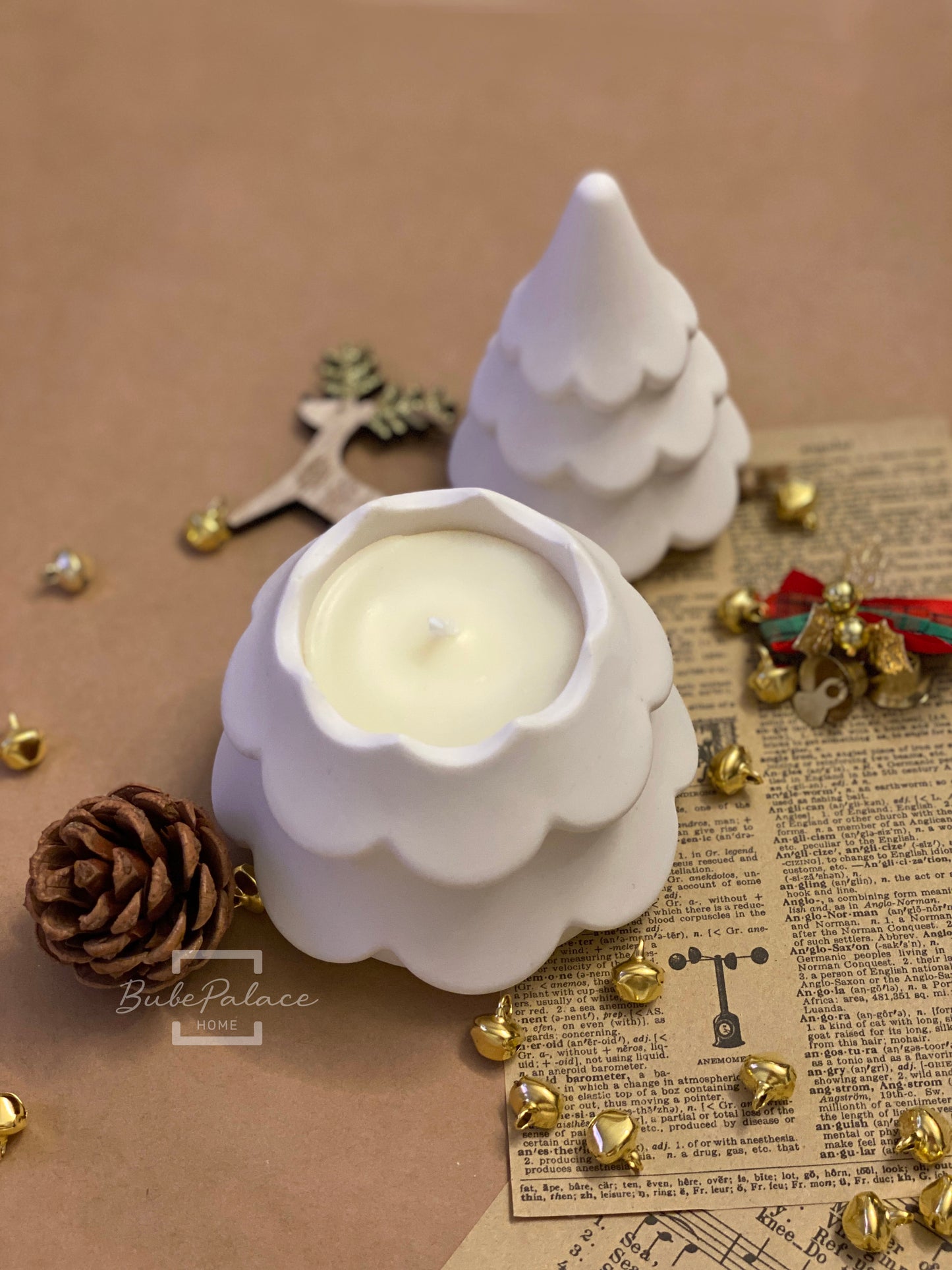 Christmas Tree-Shaped Candle with Lid