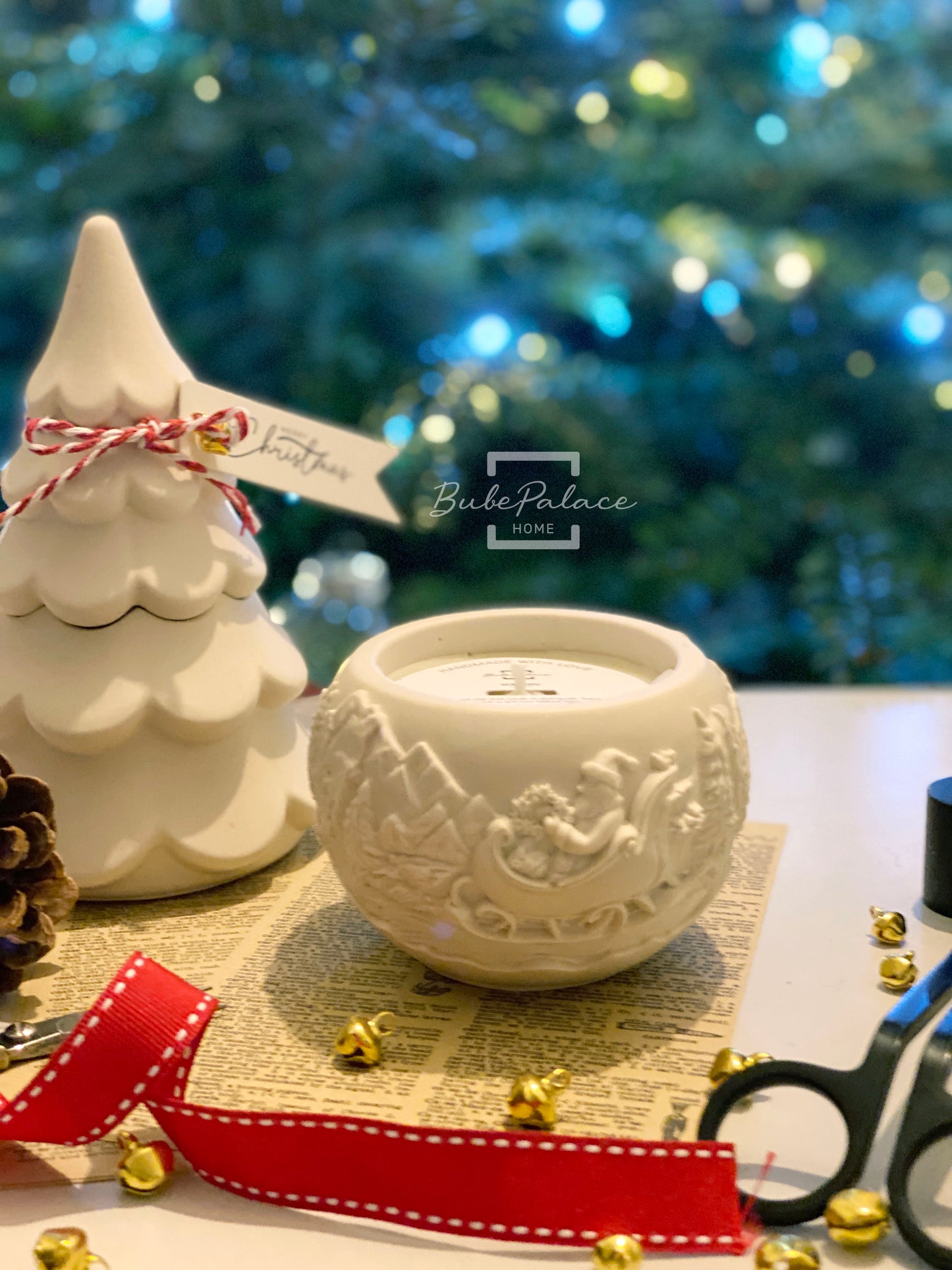 Christmas Embossed Santa & Landscape Container Scented Candle