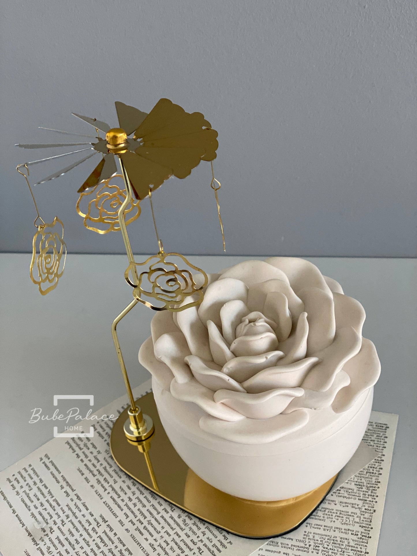 Handmade Rose Container Scented Candle with Rose Spinners Gift Set