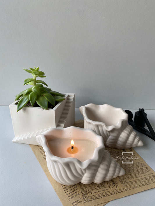 Handmade mini seashell container candle