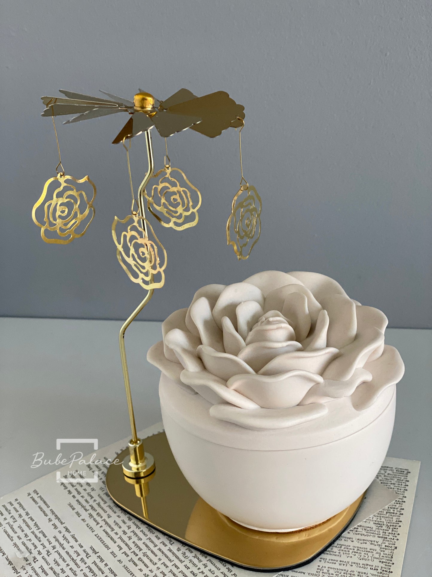 Handmade Rose Container Scented Candle with Rose Spinners Gift Set