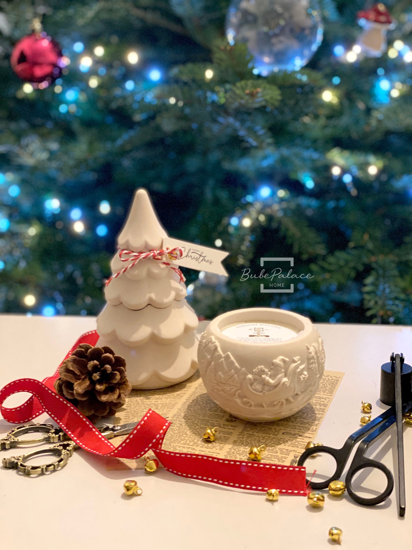 Christmas Embossed Santa & Landscape Container Scented Candle